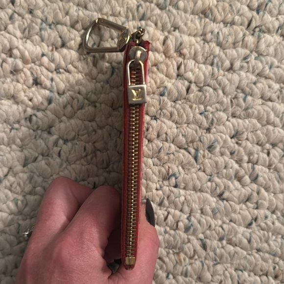 Louis Vuitton Vernis Monogram Keyring Pouch - Picture 3 of 9